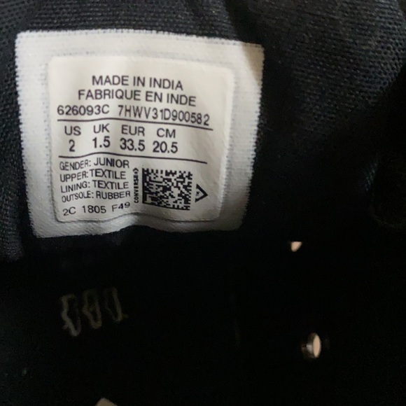 Brand New kids Converse - Picture 4 of 7